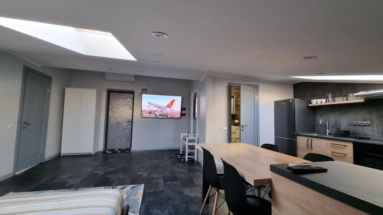 Mansarda Apartment Камианец-Подилский Екстериор снимка